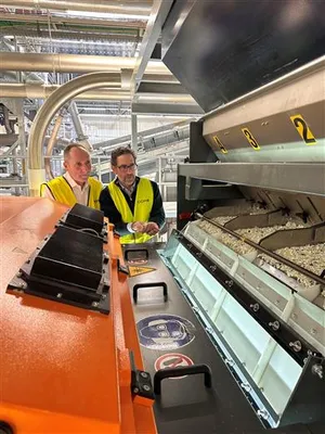Pictured during the testing at GCR’s facilities are Mr. Markus Dambeck, Chairman of the Management Board at RIGK GmbH, and Mr. Santiago Sans, Industrial and Innovation Director at GCR.